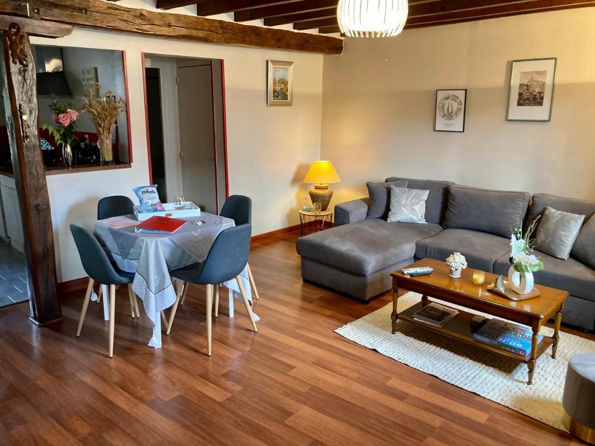 Appartement De La Breche 44 M2 Place Drouaise Au Coeur Historique Chartres Bagian luar foto